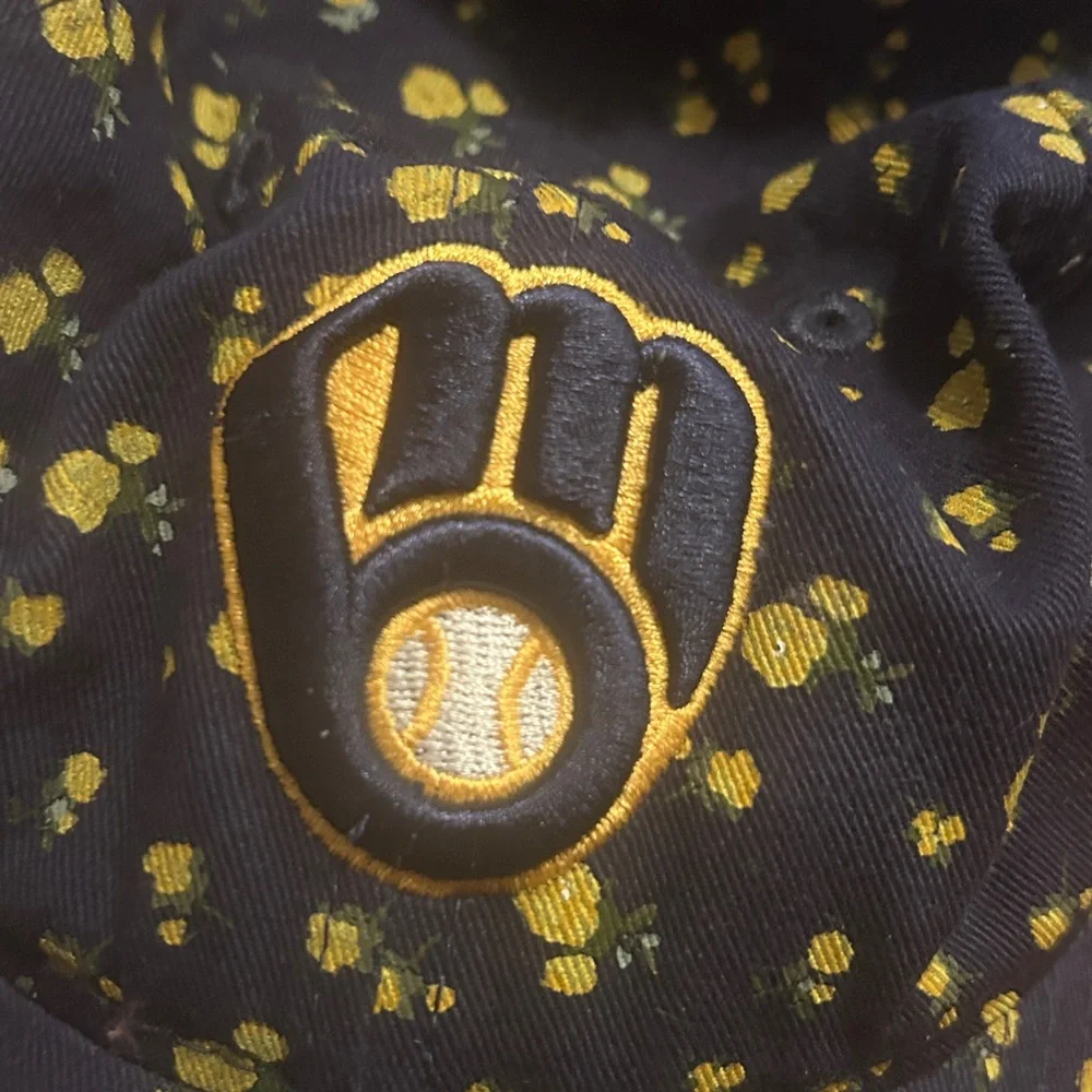 Milwaukee Brewers Women’s Floral 9TWENTY Adjustable Hat